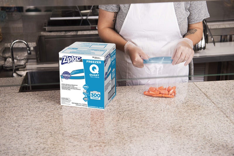 SC Johnson Professional Ziploc Quart Food Storage Freezer Bags, Grip 'n Seal Technology for Easier Grip, Open, and Close, 300 Count - Image 3